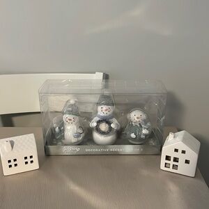 JOY snowman - free small winter houses!
